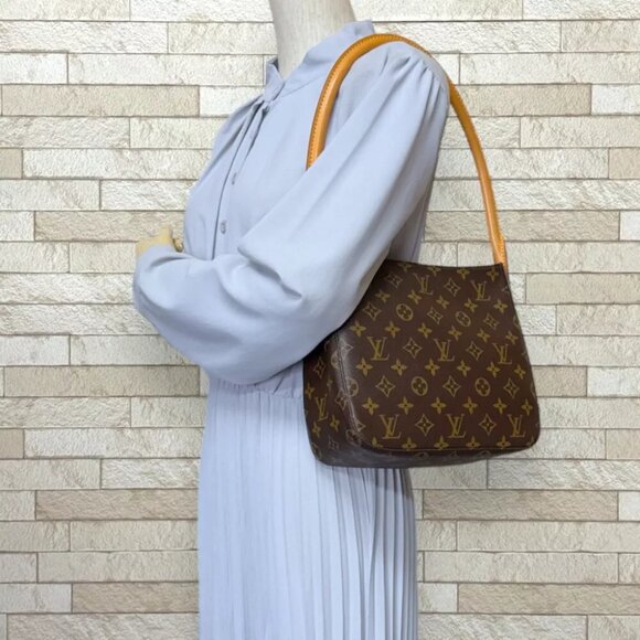 LOUIS VUITTON Shoulder Bag M51146 Monogram canvas Monogram Looping MM used - Picture 2 of 6